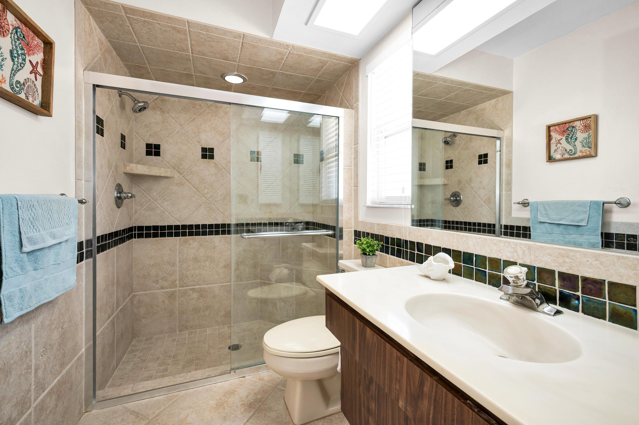 Primary Bathroom1b