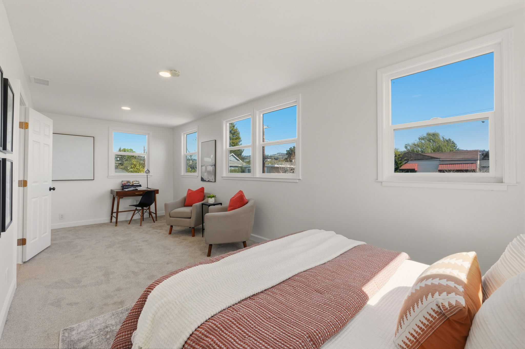 05_Primary_Bedroom_02