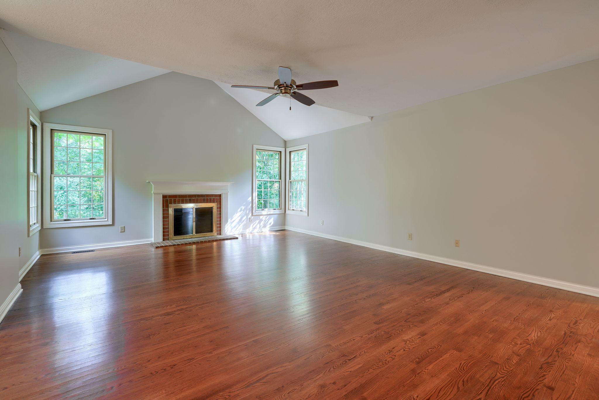 3215 Montclair Ave (26)