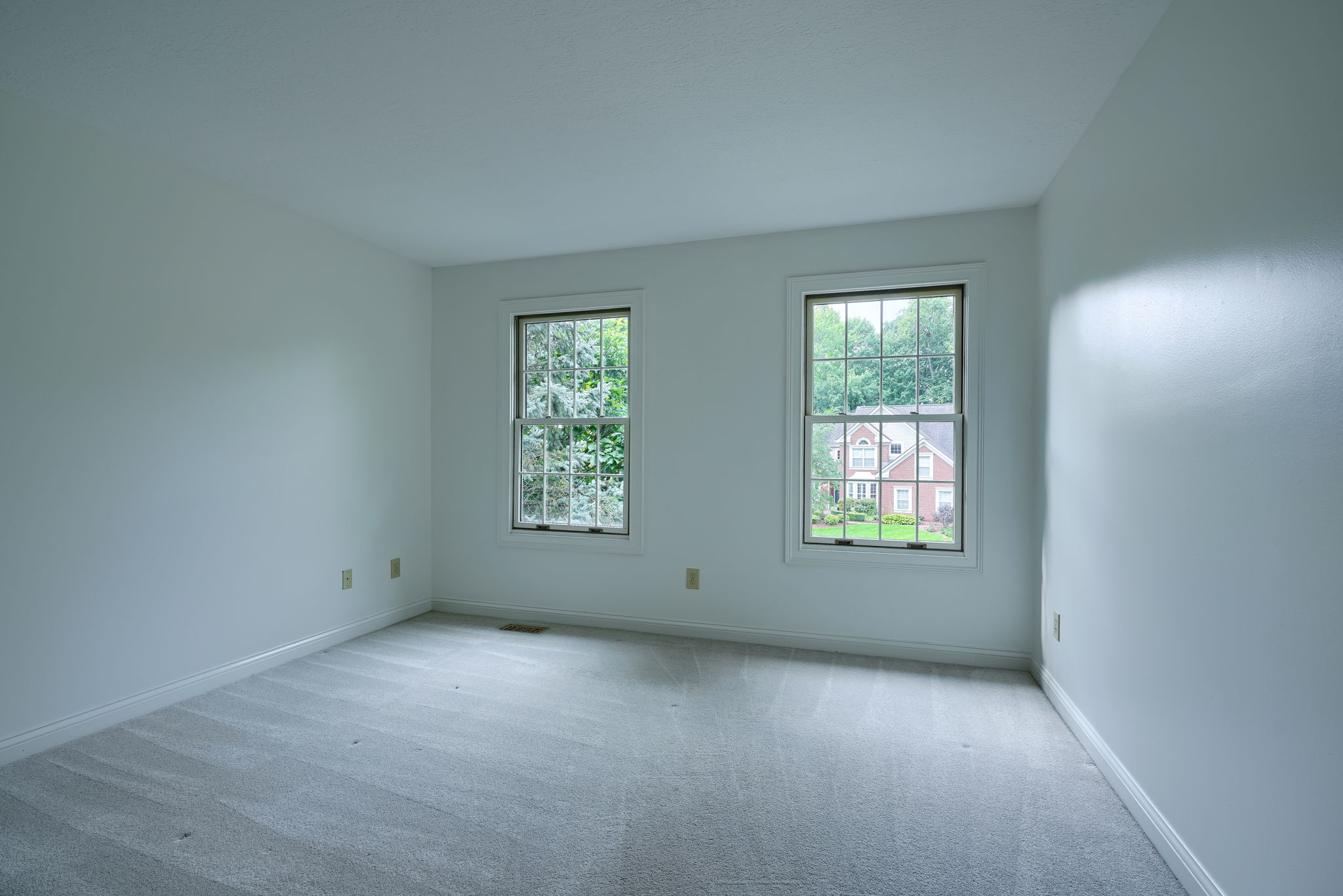 3215 Montclair Ave (45)