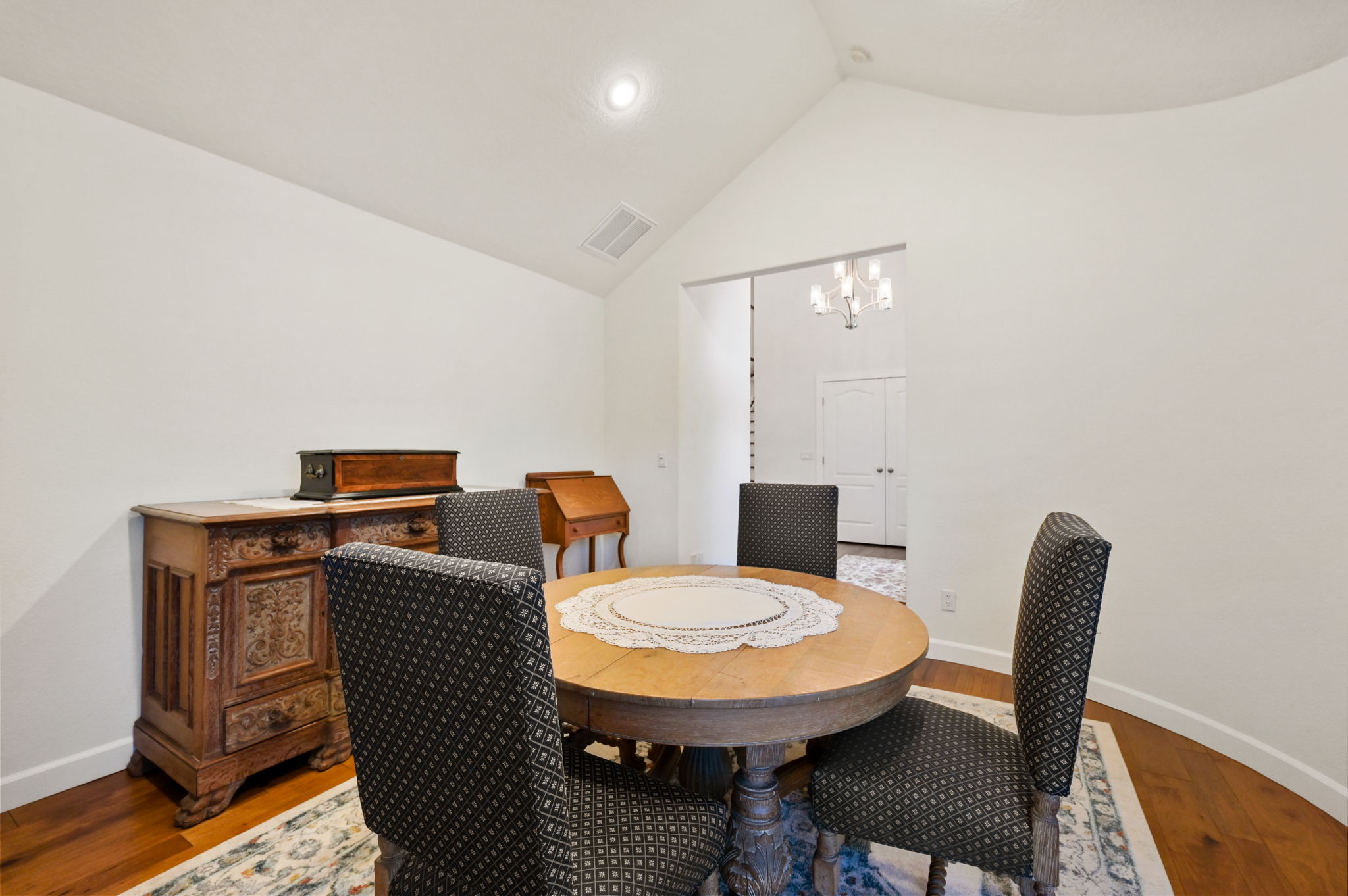 Formal Dining Room (2)