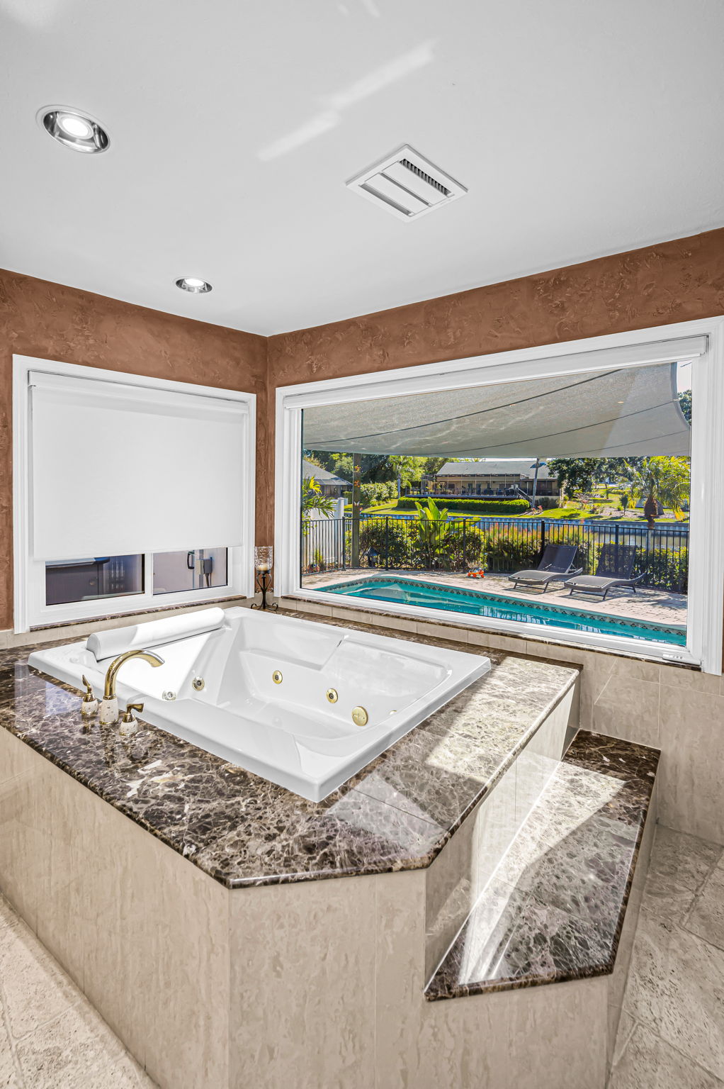 First Floor Primary Bathroom1c