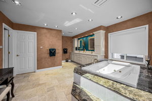 First Floor Primary Bathroom1d