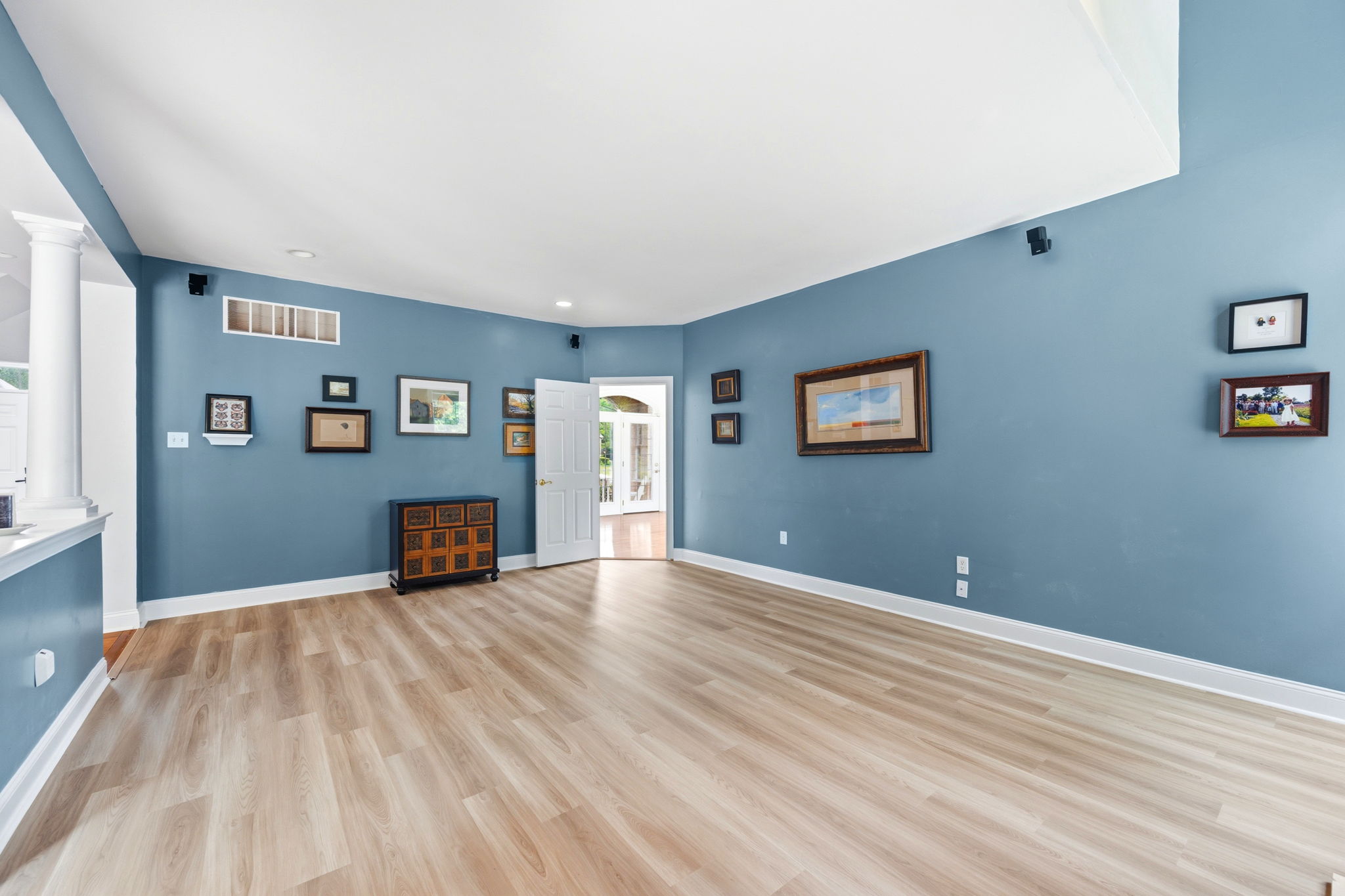 Interiors (16)