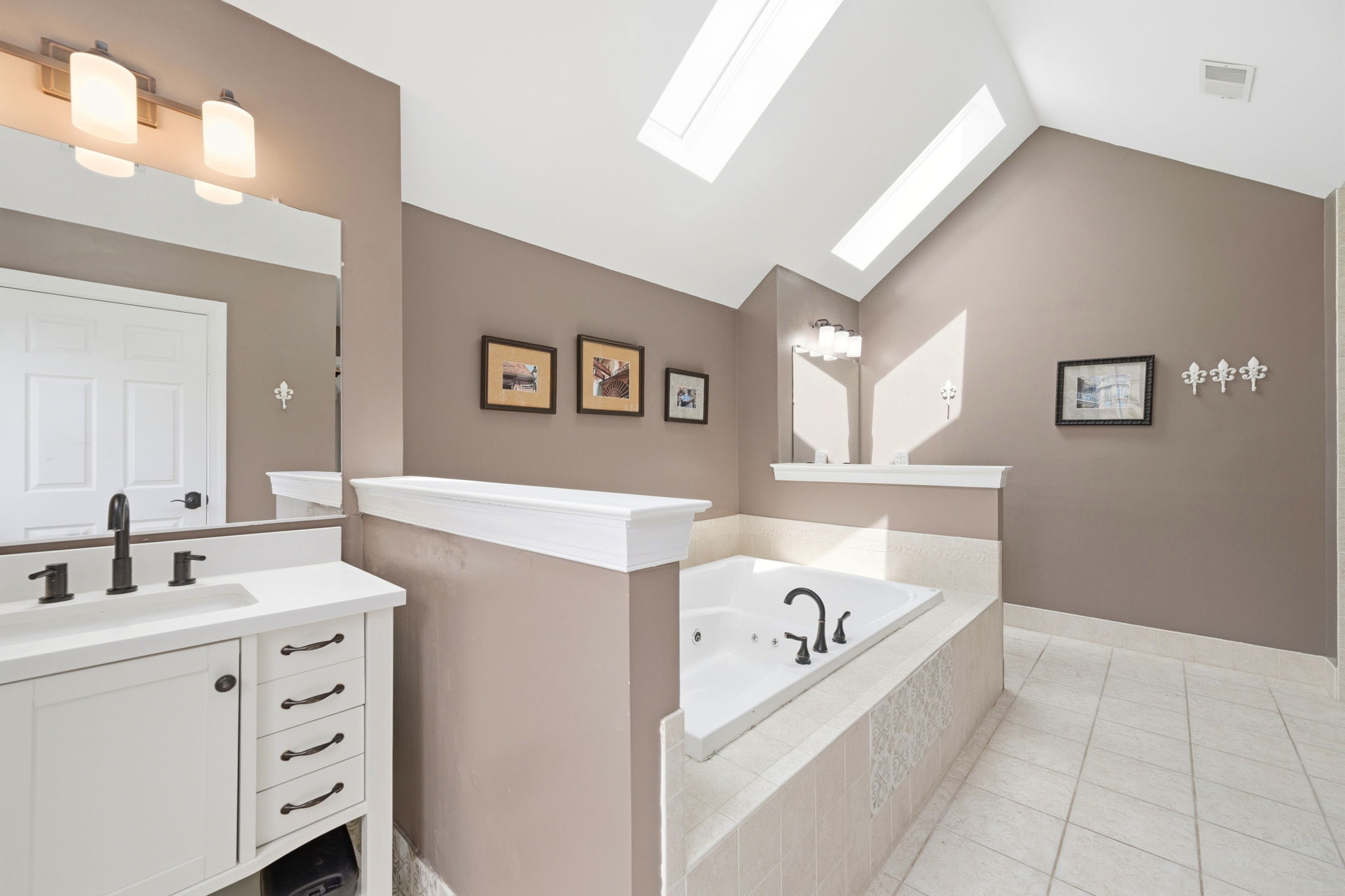 Interiors (51)