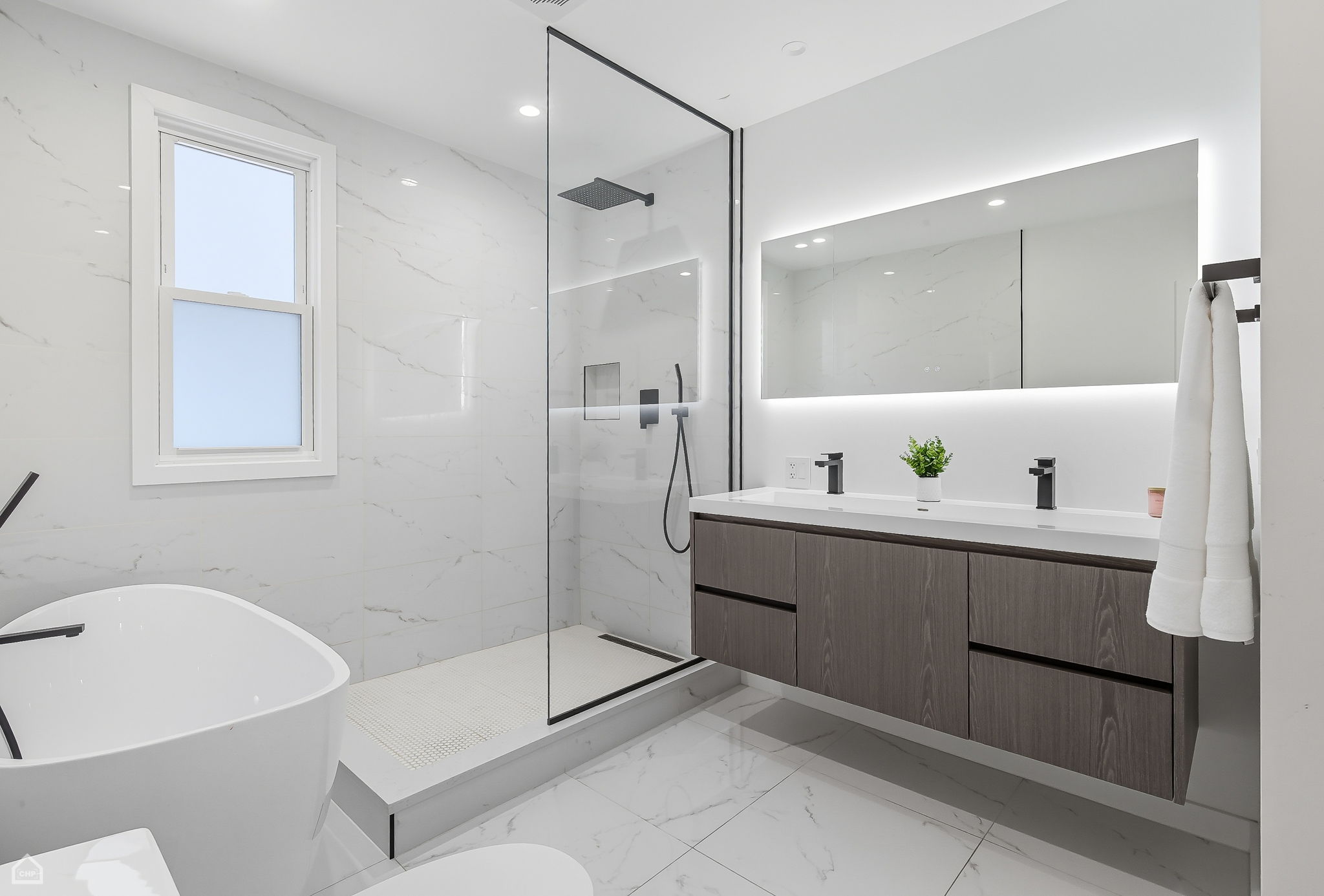 3219 W Disckens_091025_015