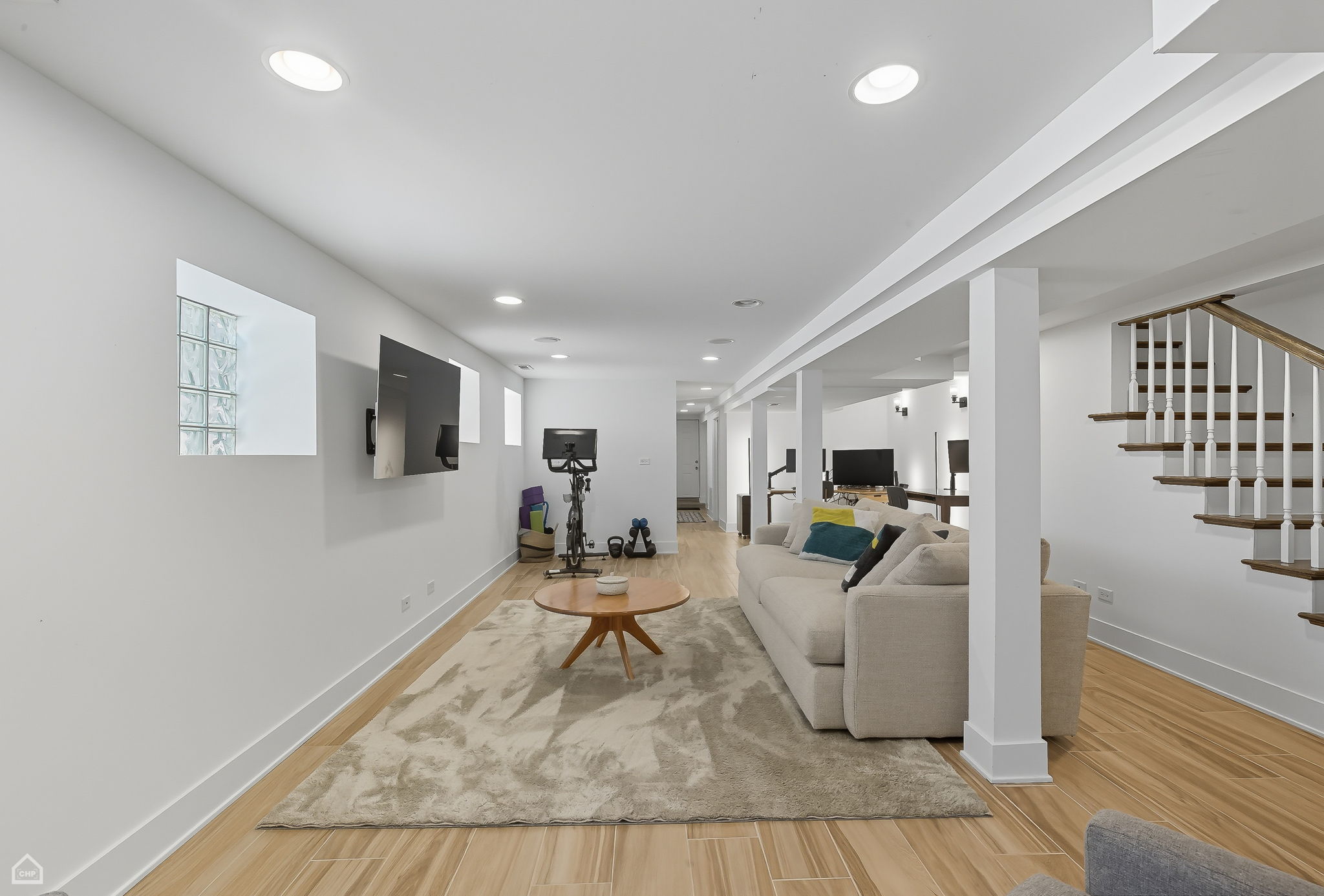 3219 W Disckens_091025_029