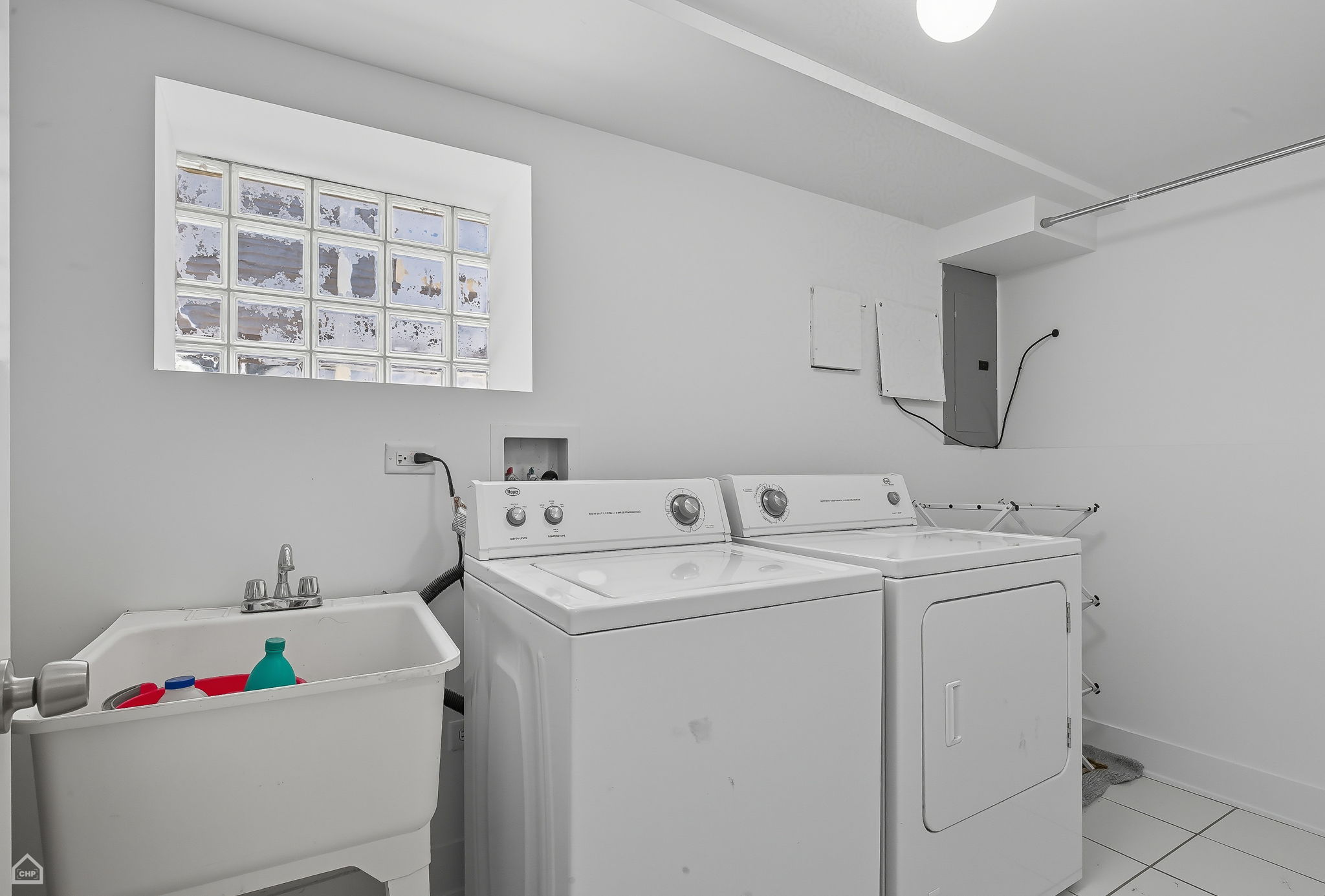 3219 W Disckens_091025_032