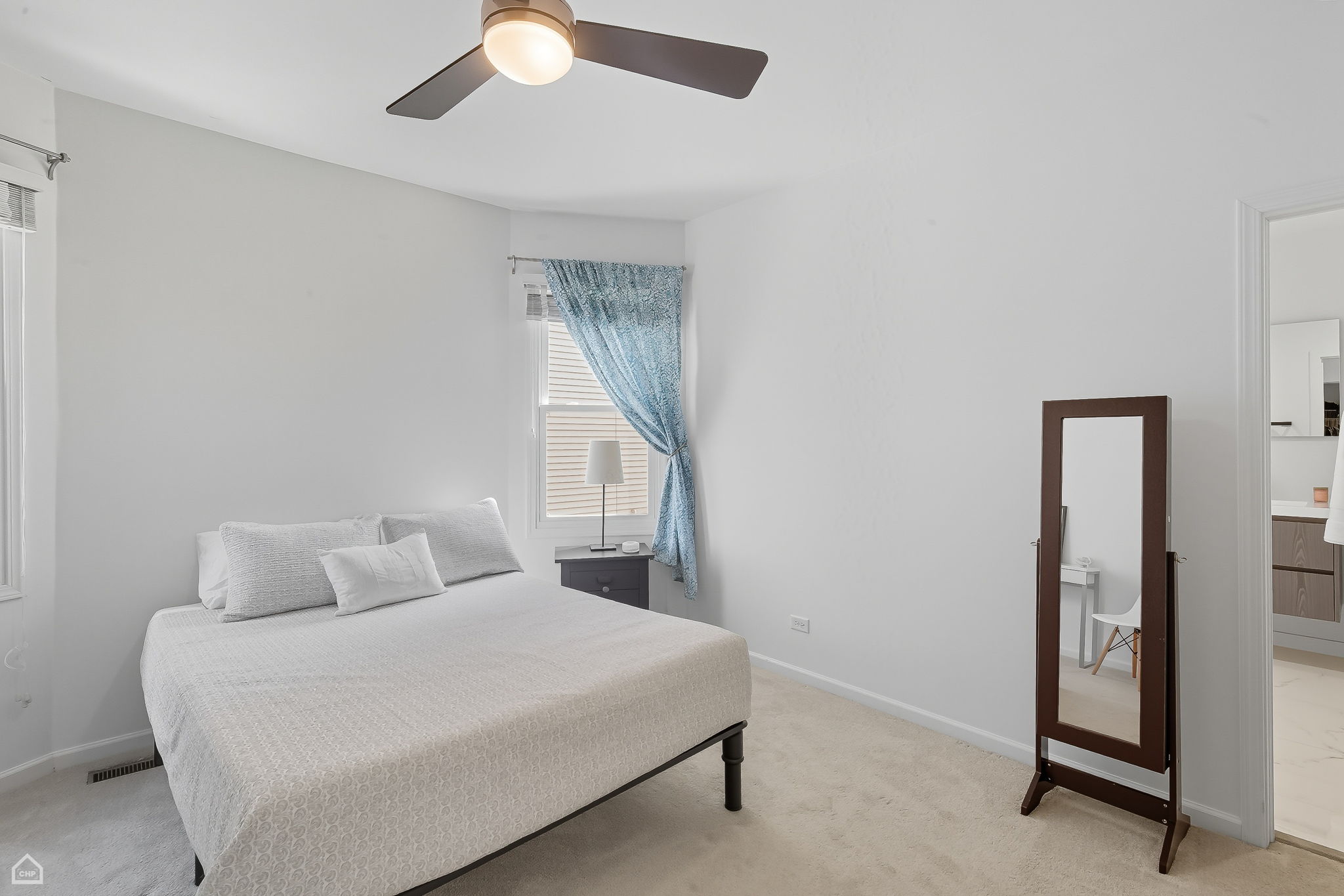 3219 W Disckens_091025_039