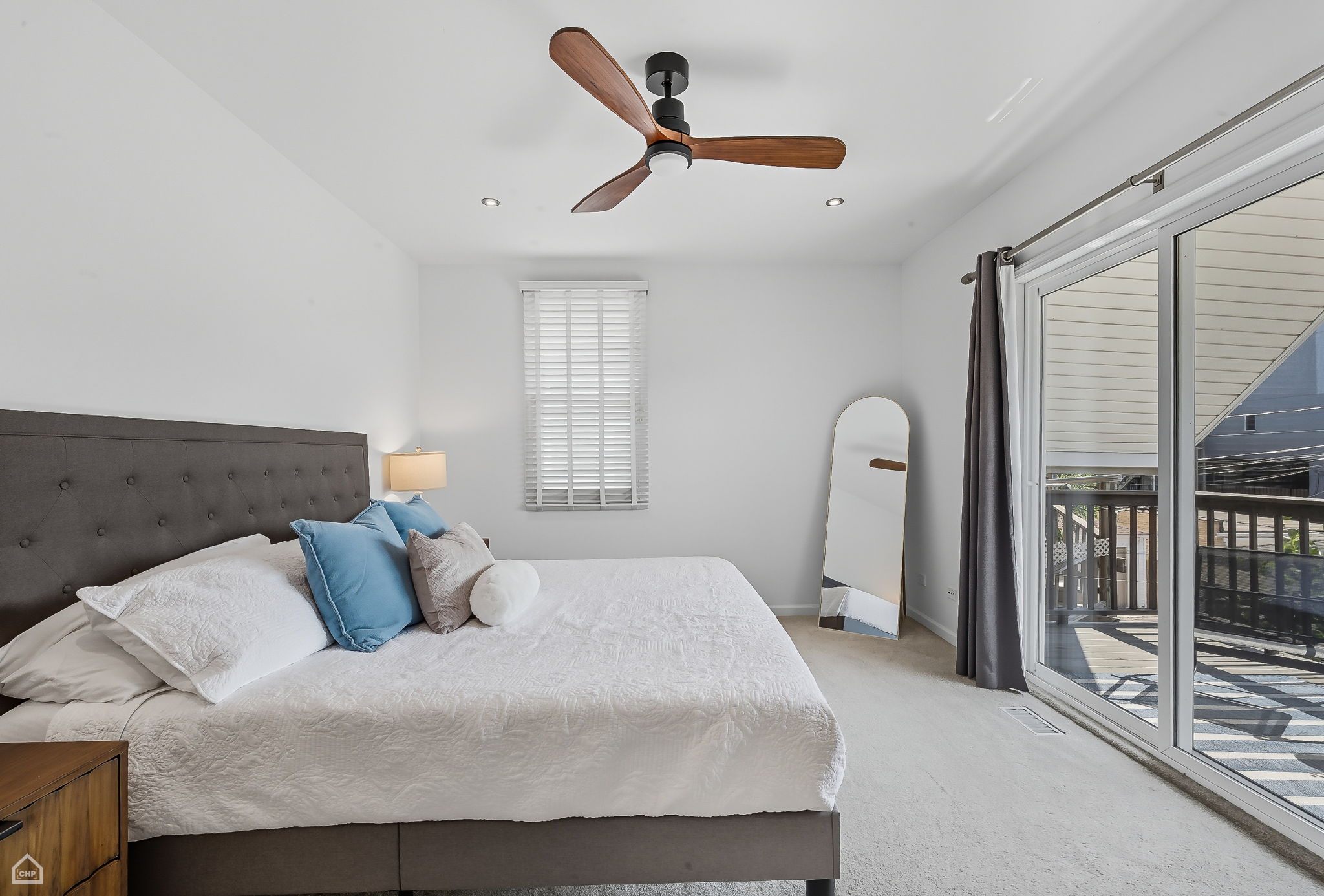 3219 W Disckens_091025_041