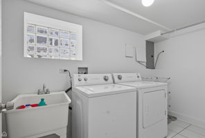 3219 W Disckens_091025_032