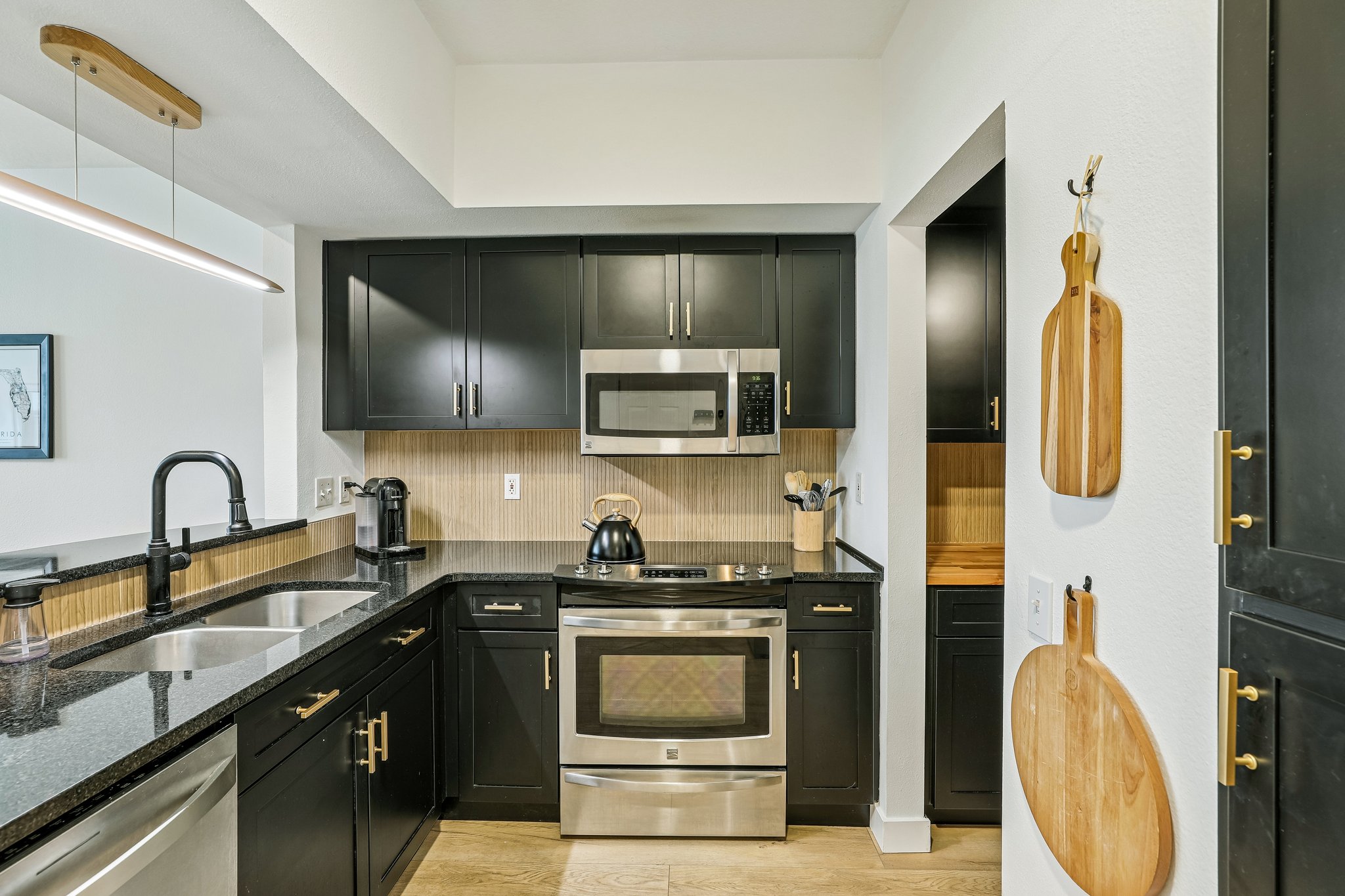 E Central Blvd 806-S3107-017.jpg
