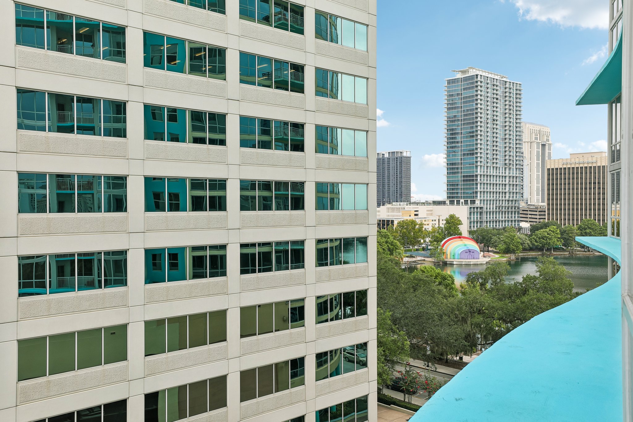 E Central Blvd 806-S3107-038.jpg