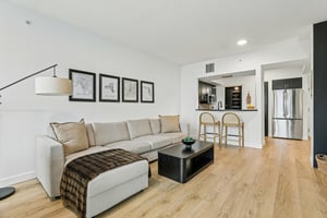 E Central Blvd 806-S3107-012.jpg