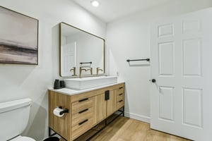 E Central Blvd 806-S3107-027.jpg