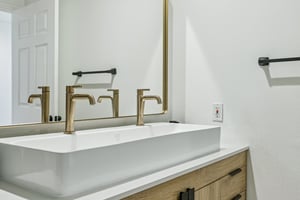 E Central Blvd 806-S3107-028.jpg