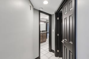 N Bayshore Dr-0206-037.jpg