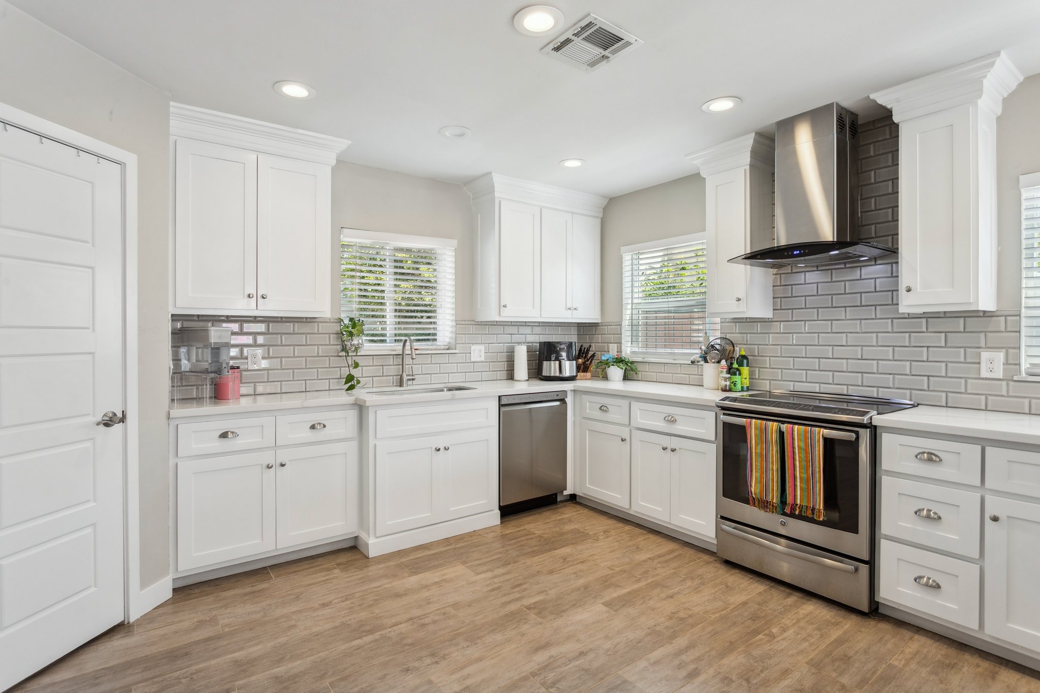 322 W Coronado Rd - 018.jpg