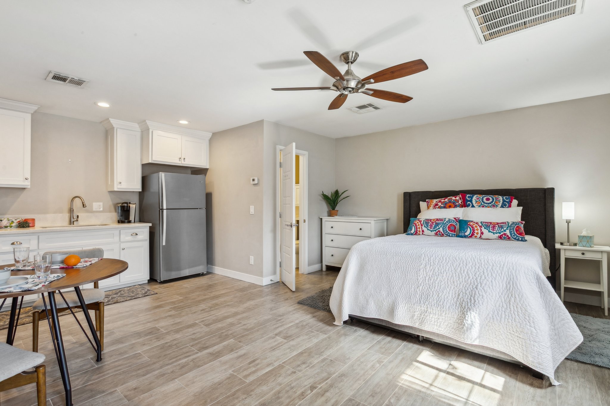 322 W Coronado Rd - 032.jpg