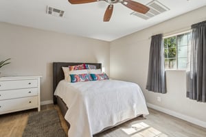 322 W Coronado Rd - 033.jpg