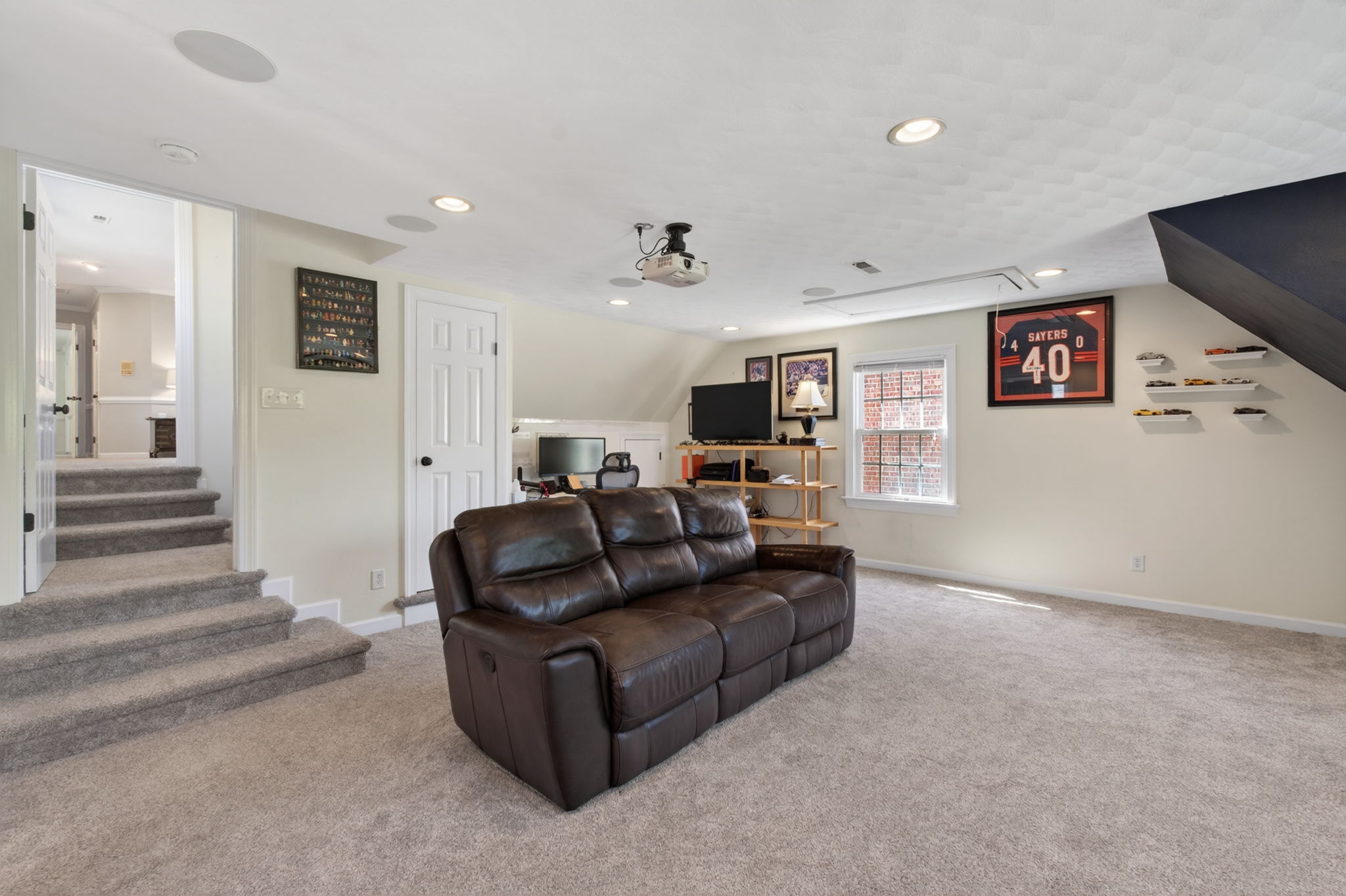  Photo 24