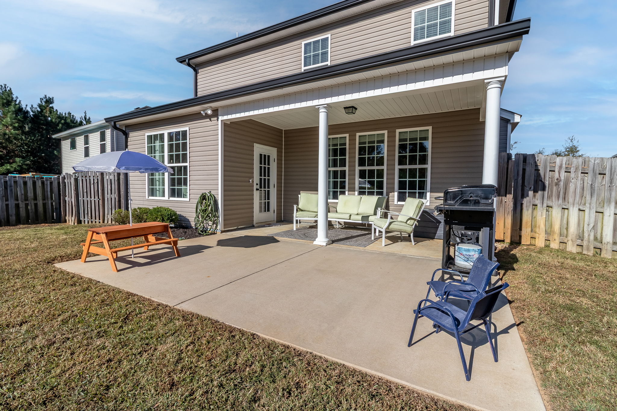 Covered Porch & Patio
