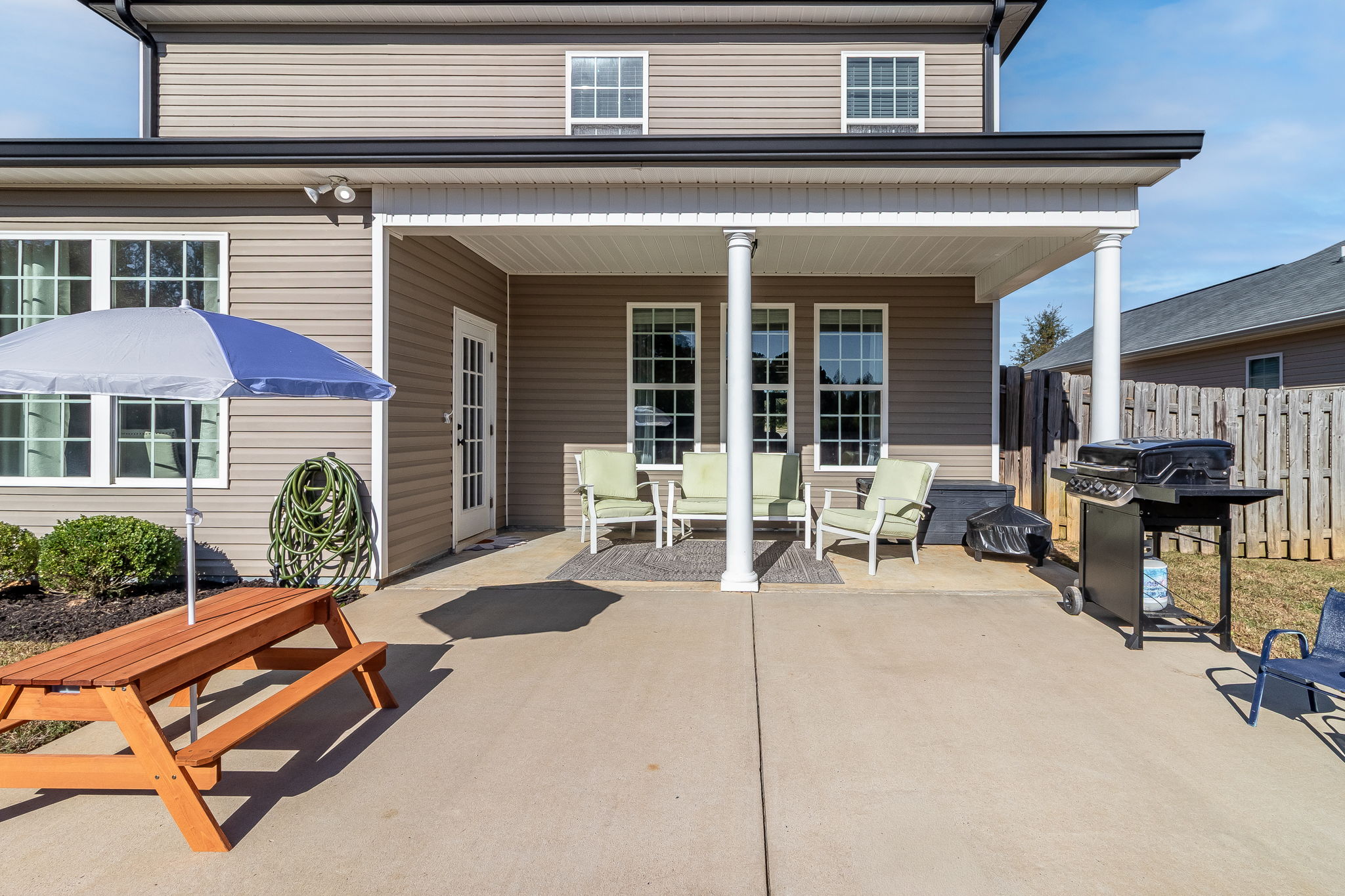 Covered Porch & Patio