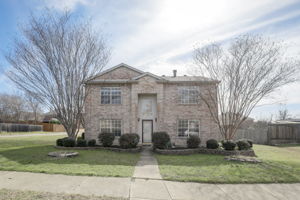 Elmwood Circle-004