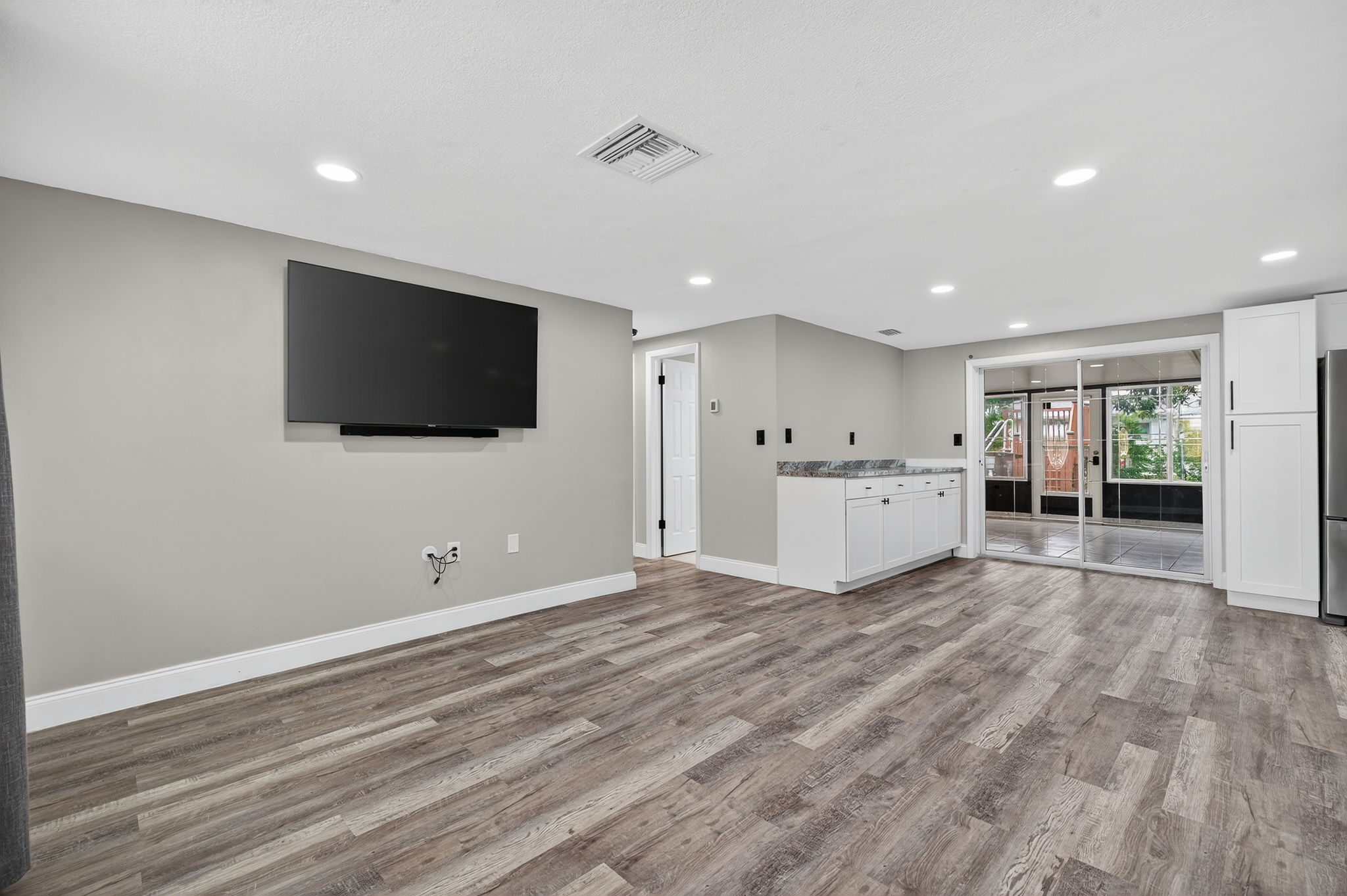 Interiors (11)