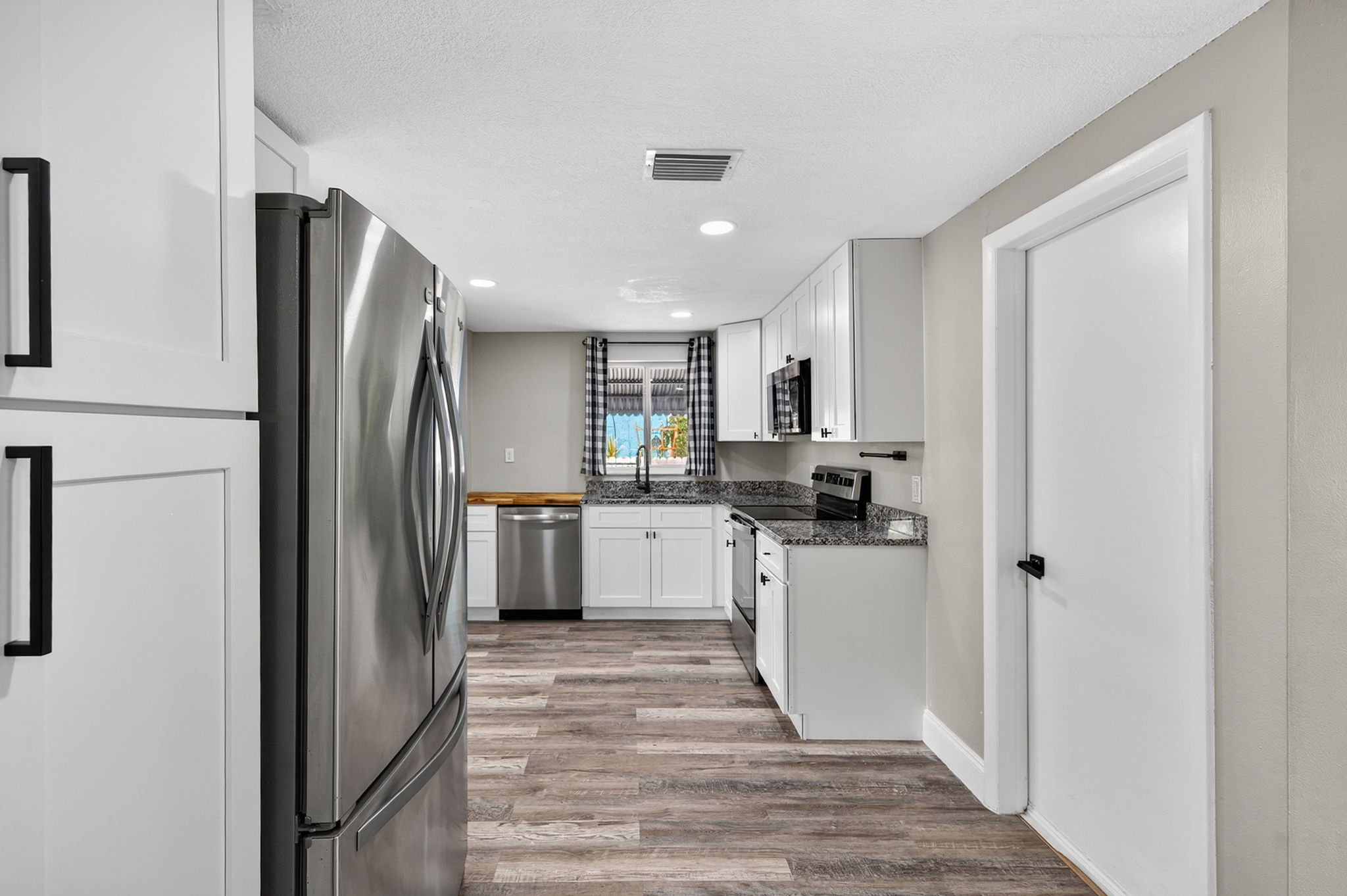 Interiors (19)
