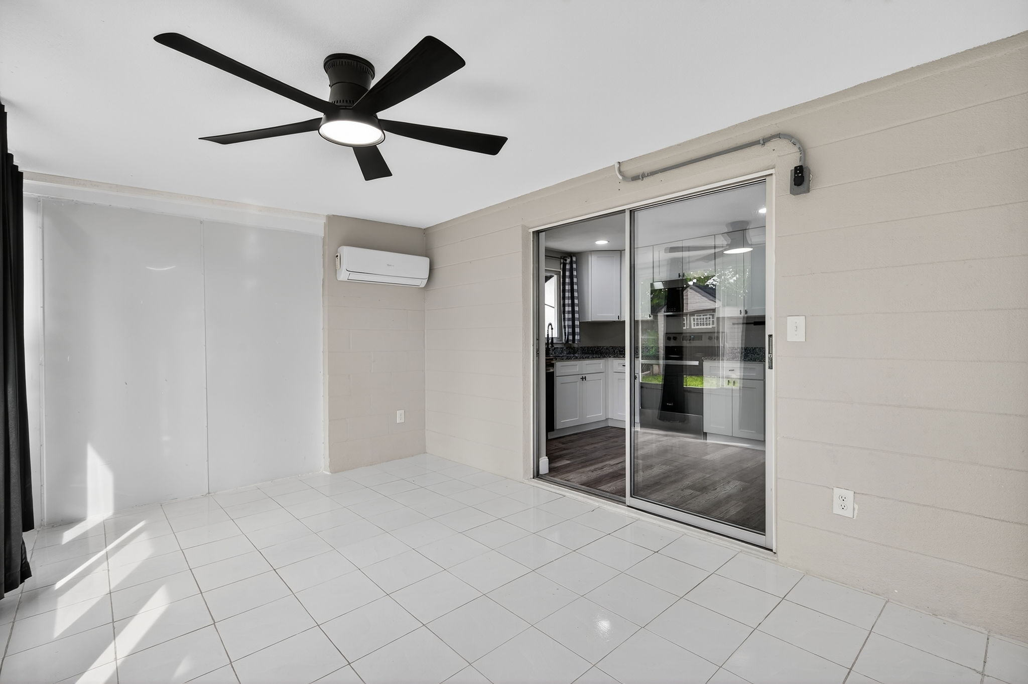 Interiors (27)