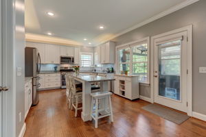 Kitchen/Breakfast Bar