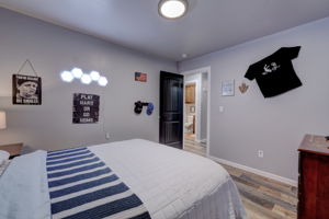  Photo 33