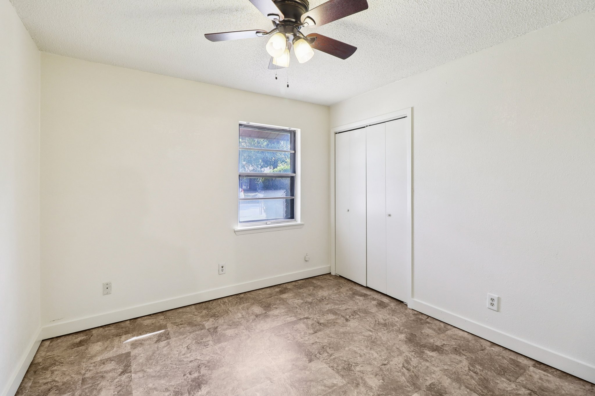 Hummingbird Ln-S0310-013.jpg