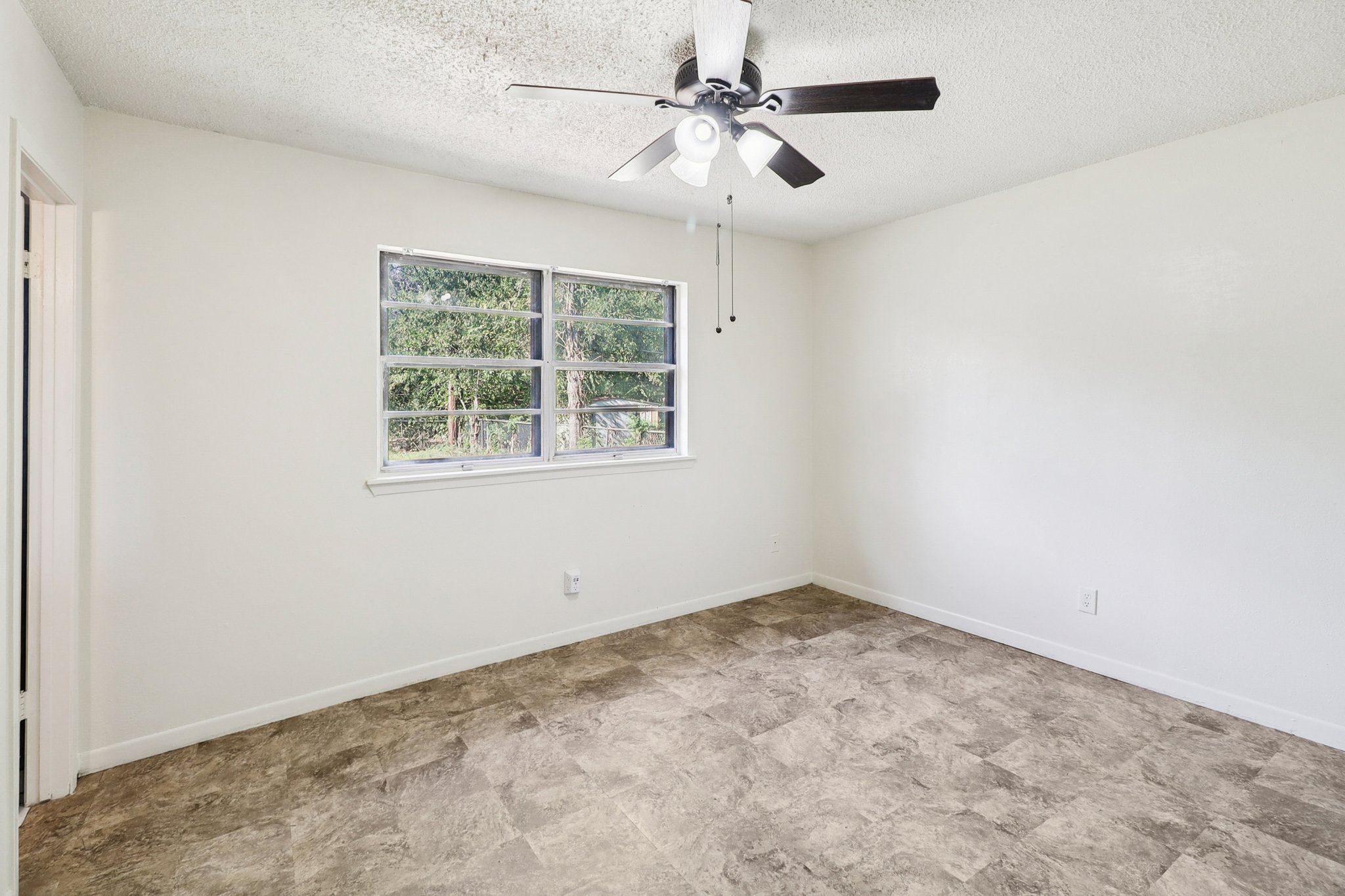 Hummingbird Ln-S0310-018.jpg