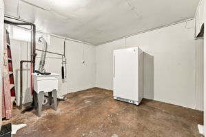  Photo 49