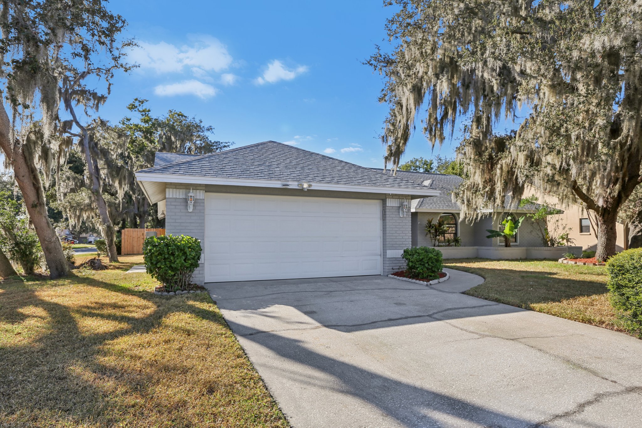 Pine Club Dr-S0611-004.jpg