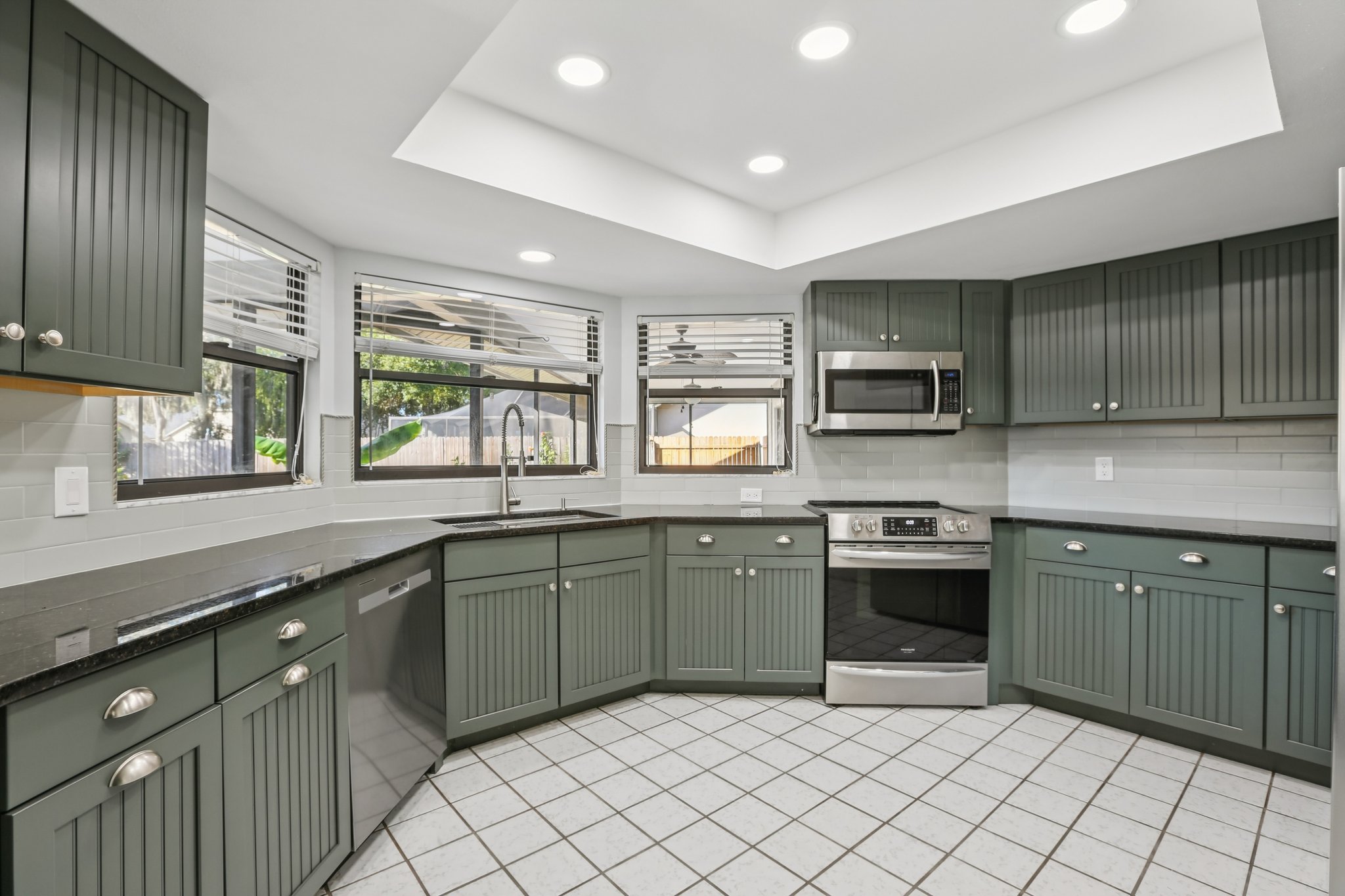 Pine Club Dr-S0611-010.jpg