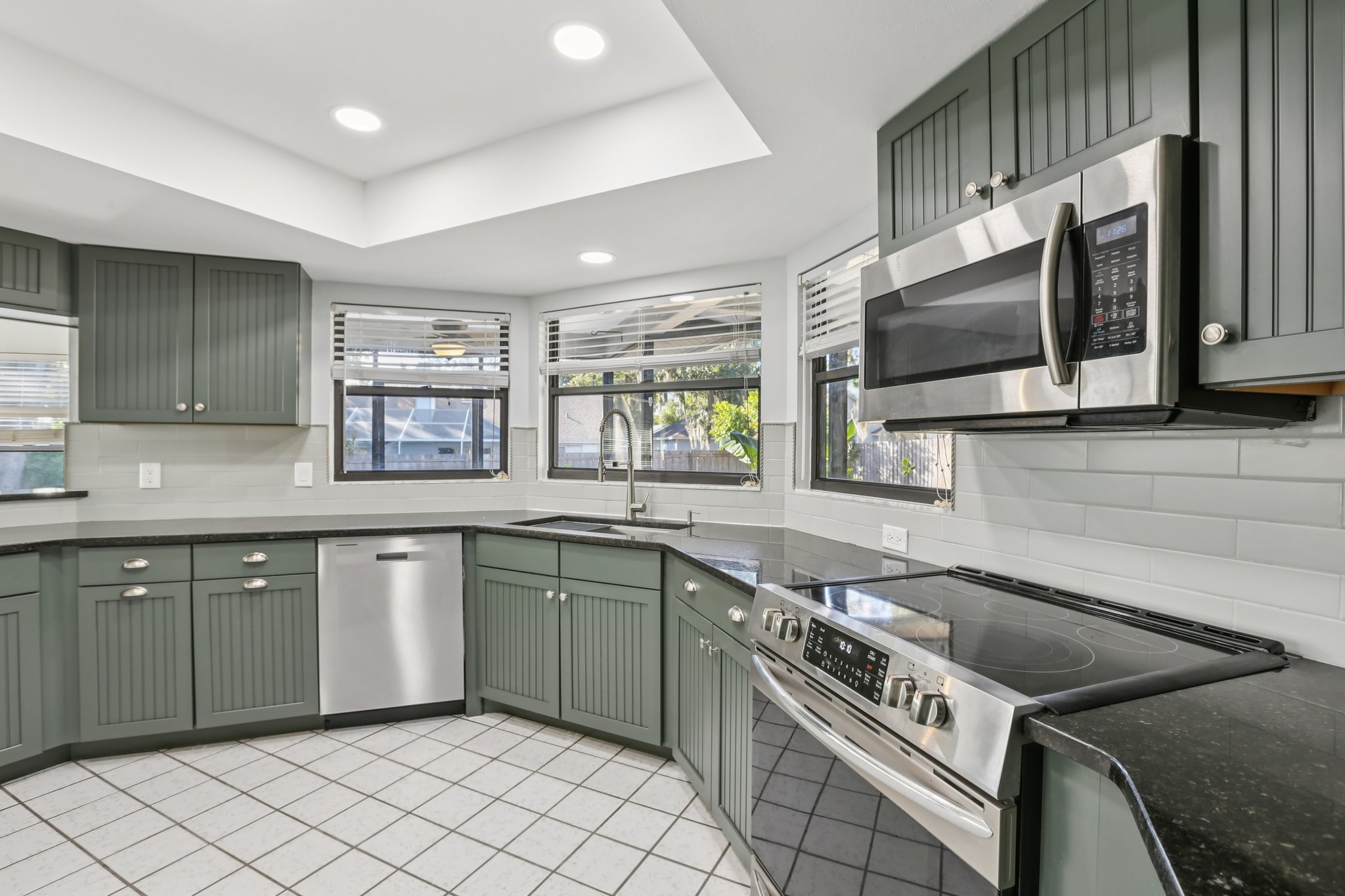 Pine Club Dr-S0611-012.jpg