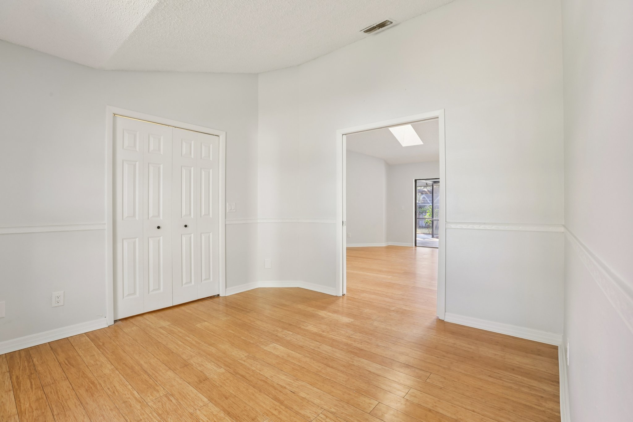 Pine Club Dr-S0611-021.jpg