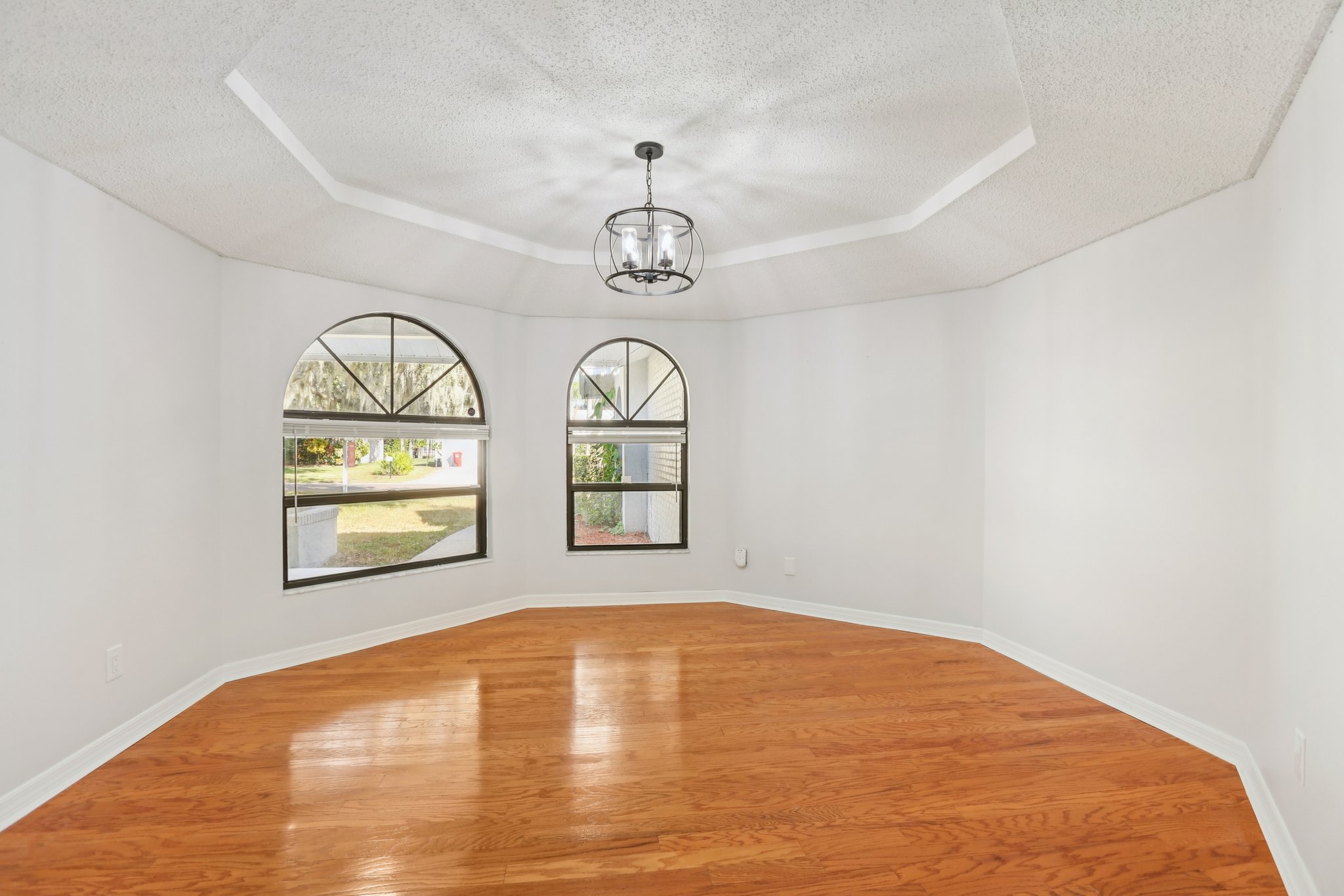 Pine Club Dr-S0611-030.jpg