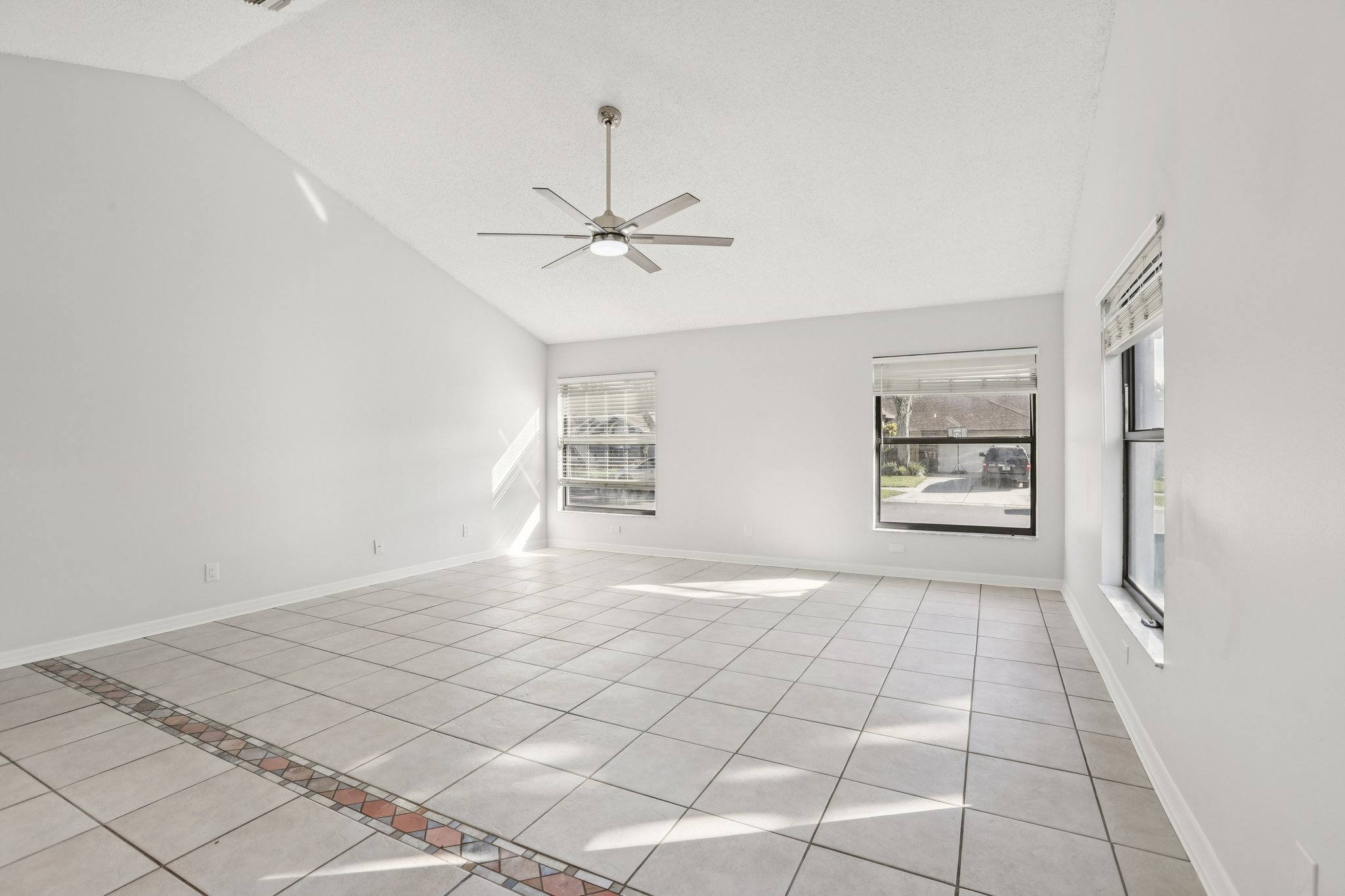 Pine Club Dr-S0611-037.jpg