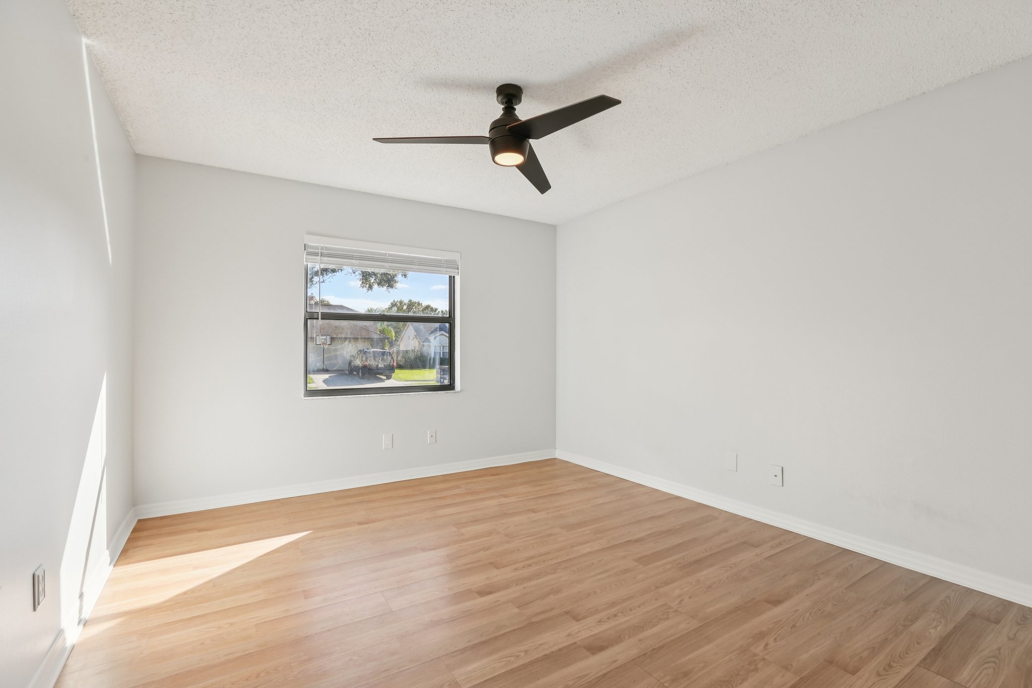 Pine Club Dr-S0611-038.jpg