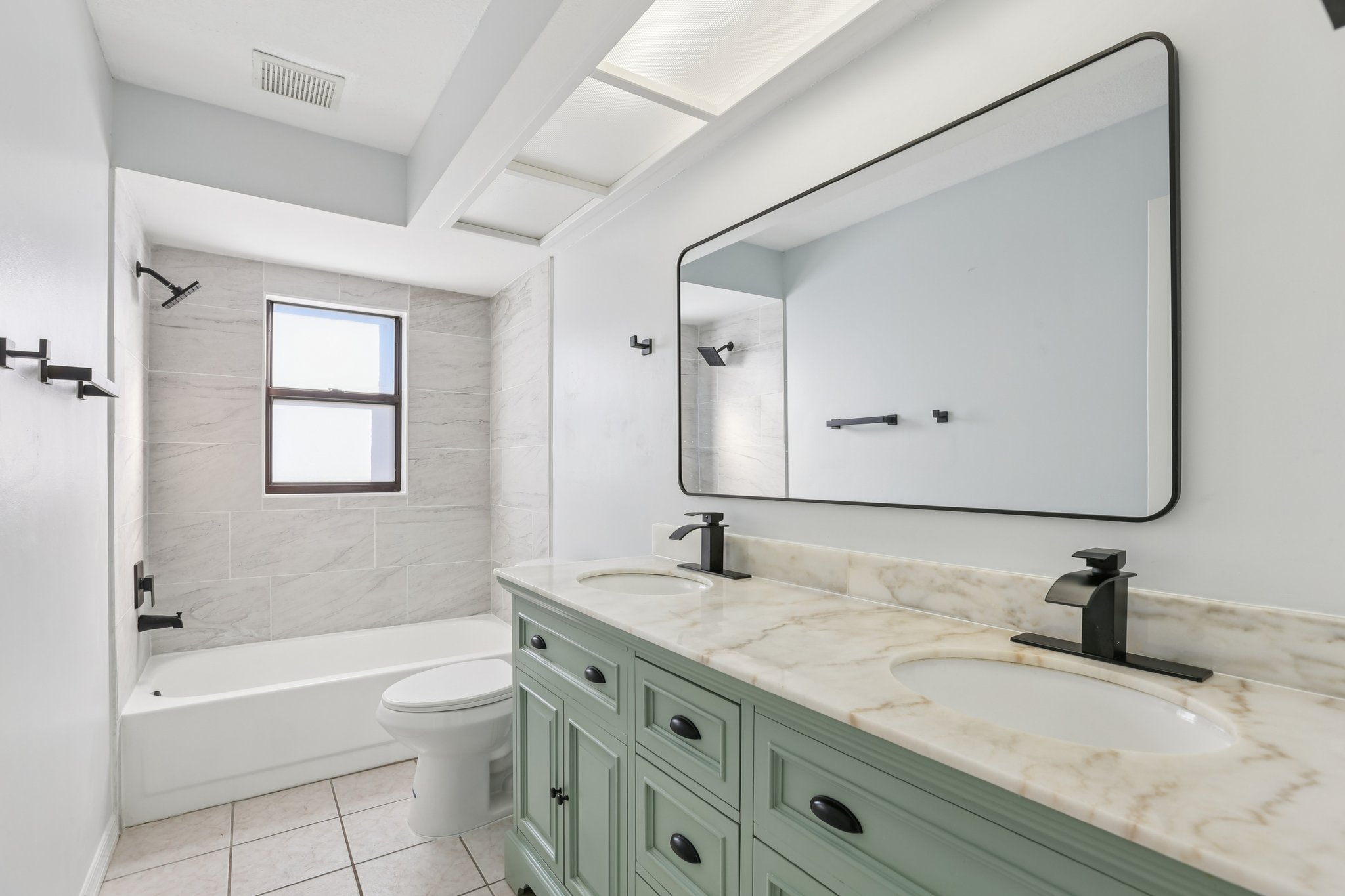 Pine Club Dr-S0611-041.jpg