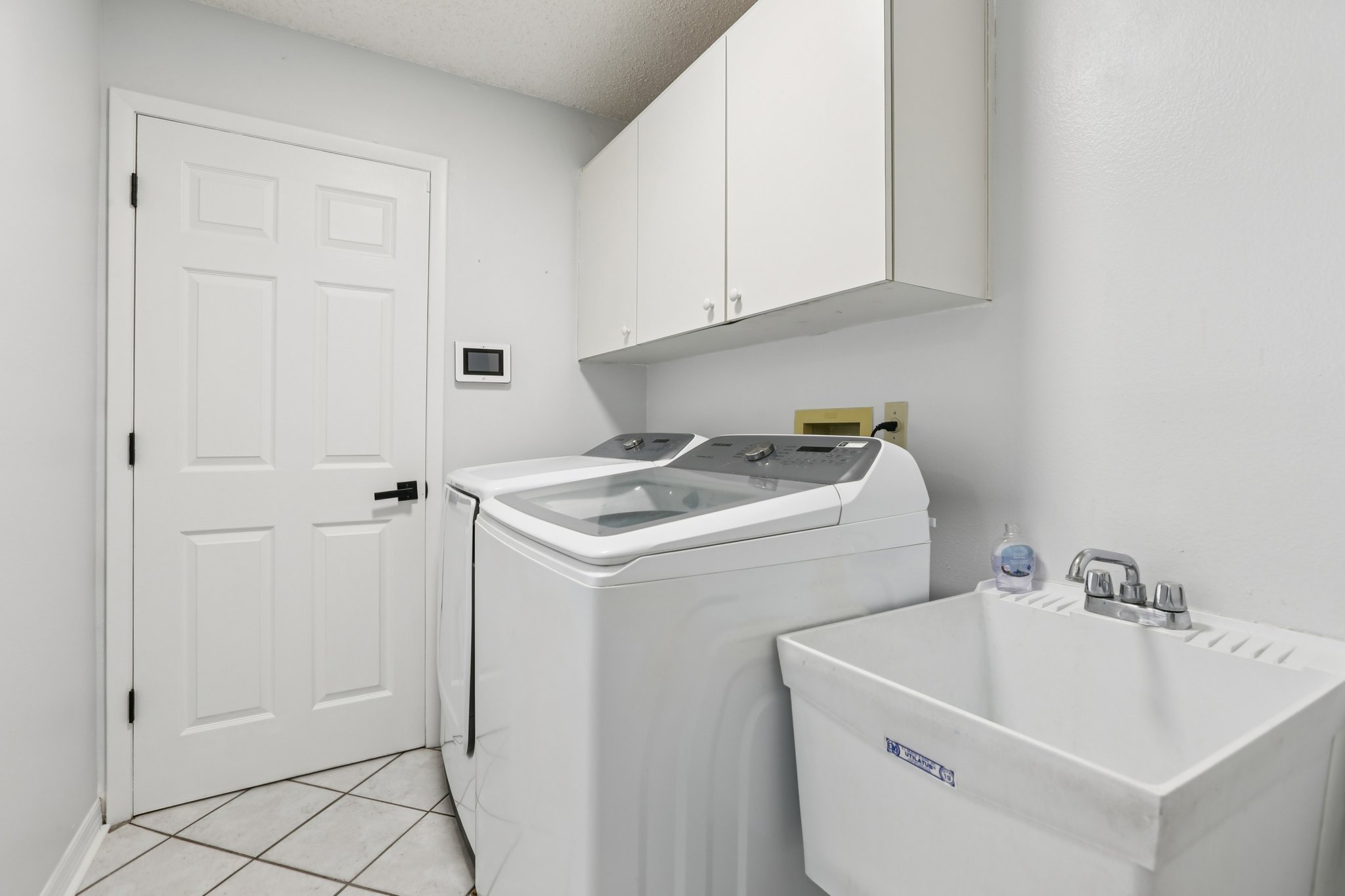 Pine Club Dr-S0611-045.jpg