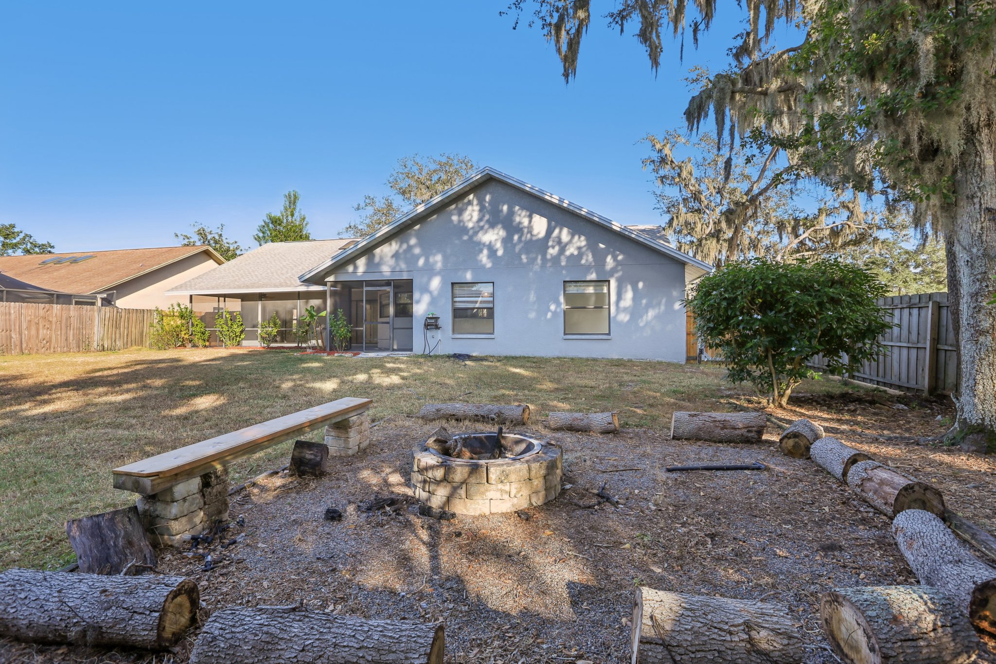 Pine Club Dr-S0611-050.jpg