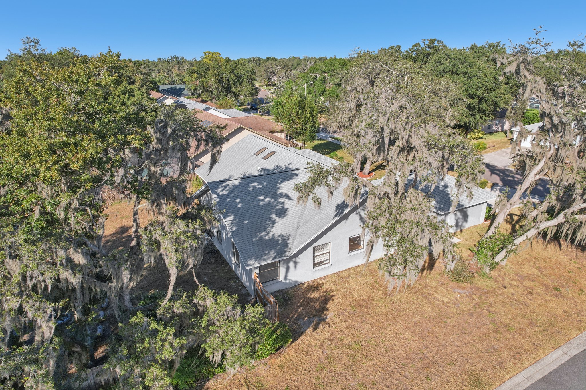 Pine Club Dr-S0611-056.jpg