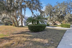 Pine Club Dr-S0611-006.jpg