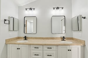 Pine Club Dr-S0611-026.jpg