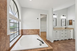 Pine Club Dr-S0611-029.jpg